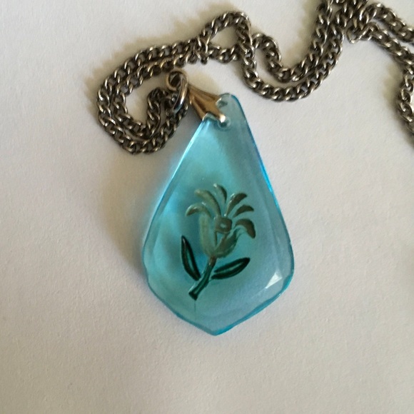 Vintage Clear Blue Carved Flower necklace/choker - Picture 2 of 4